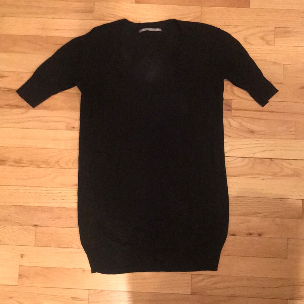 Black quarter sleeve sweater